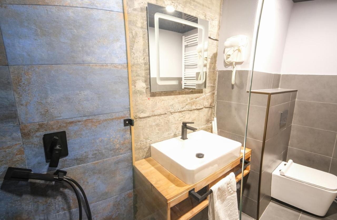 Hotel Posta Mestia Buitenkant foto