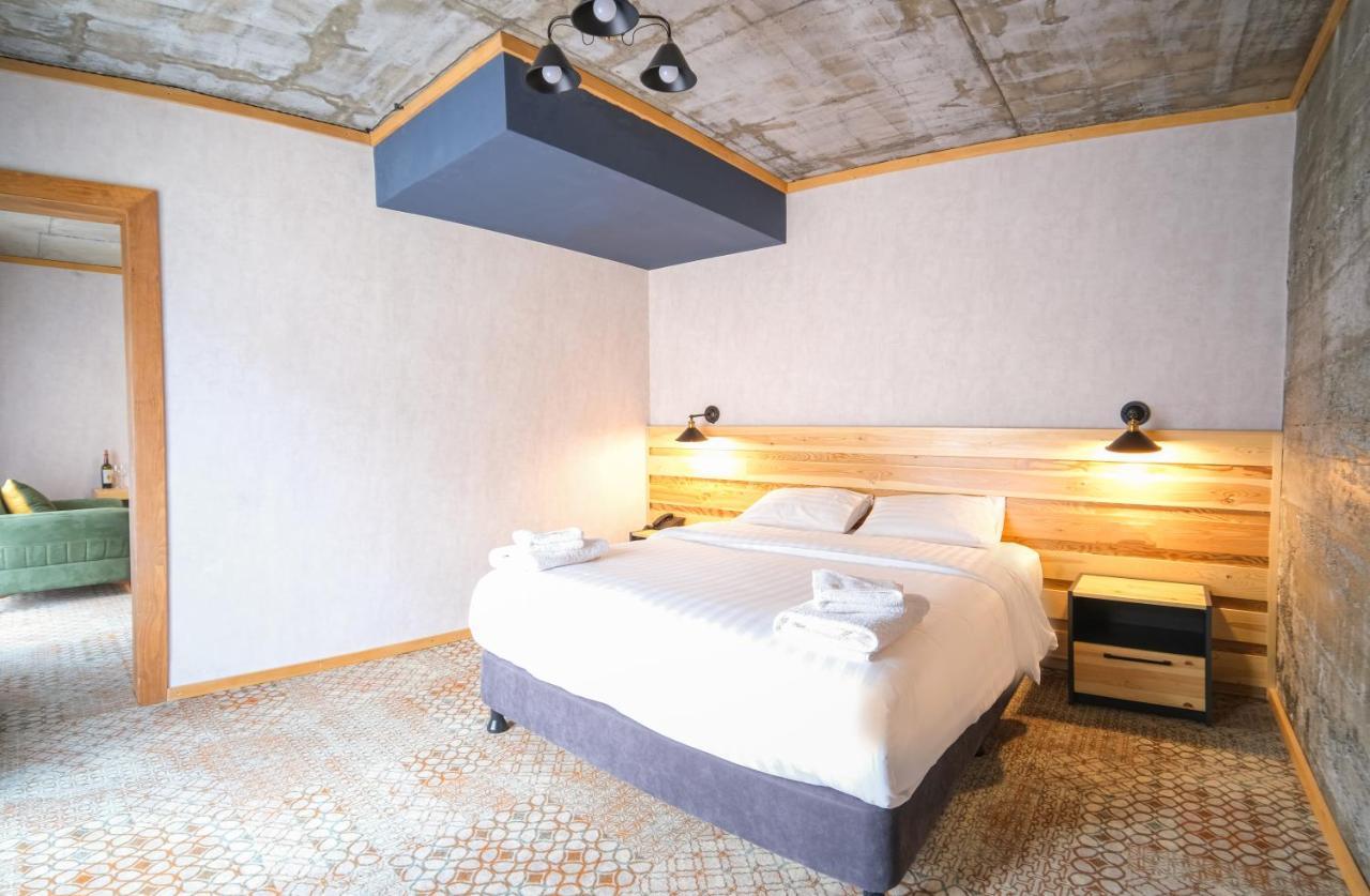 Hotel Posta Mestia Buitenkant foto